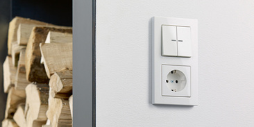 JUNG KNX Taster F 10 bei Engel-Elektroservice Fachbetrieb für Elektrotechnik in Nidderau