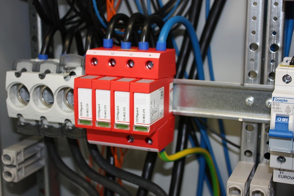 U berspannungsschutz bei Engel-Elektroservice Fachbetrieb für Elektrotechnik in Nidderau